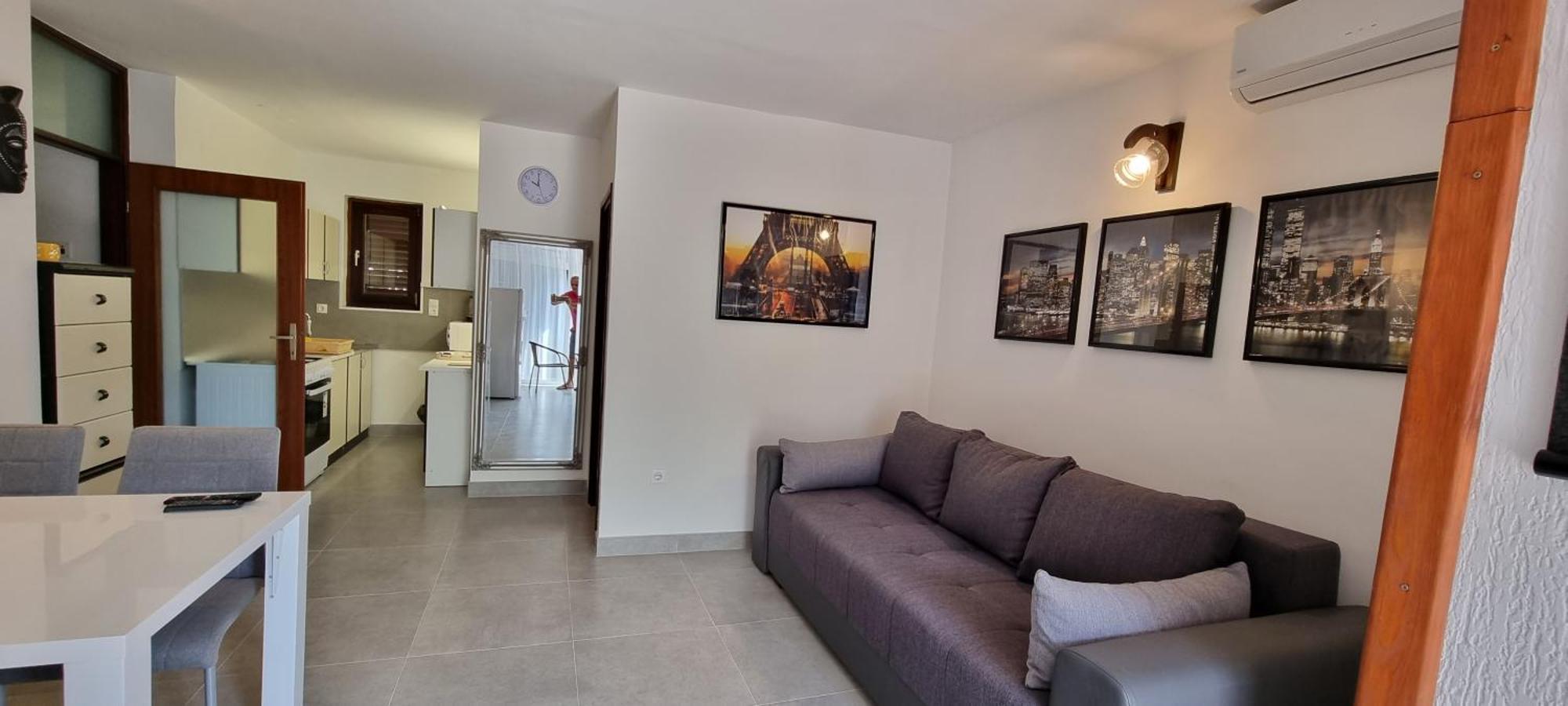 Apartment Mirna *