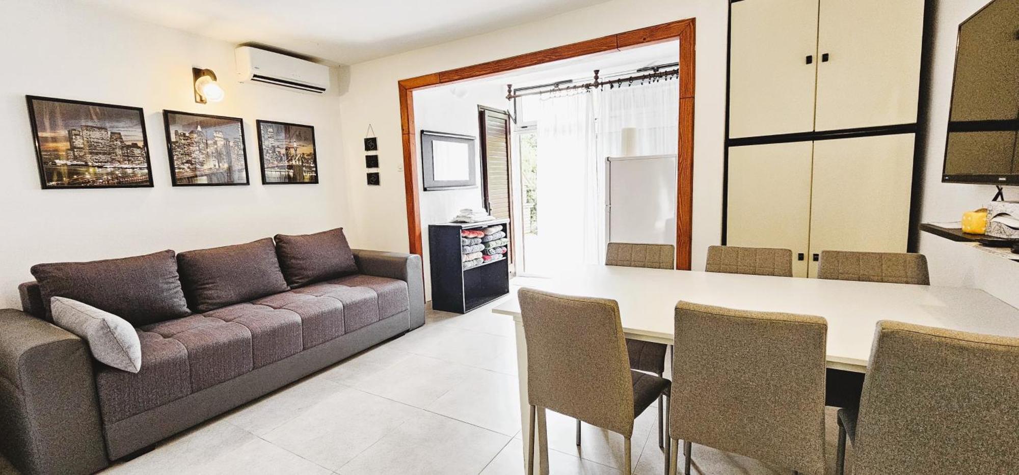 Apartment Mirna